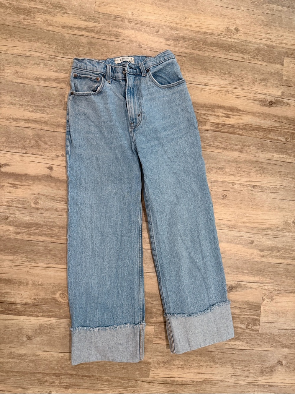 Abercrombie & Fitch Light Blue Wide-Leg Cuffed Jeans